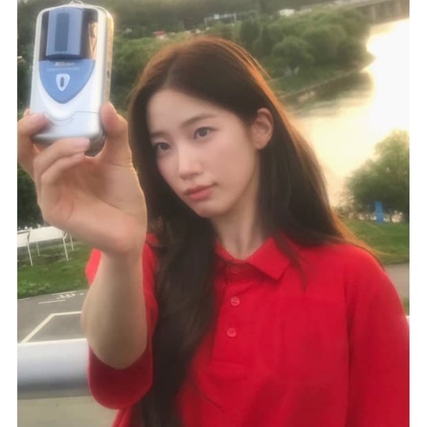 니콘 쿨픽스2500 (르세라핌 카즈하님 카메라)