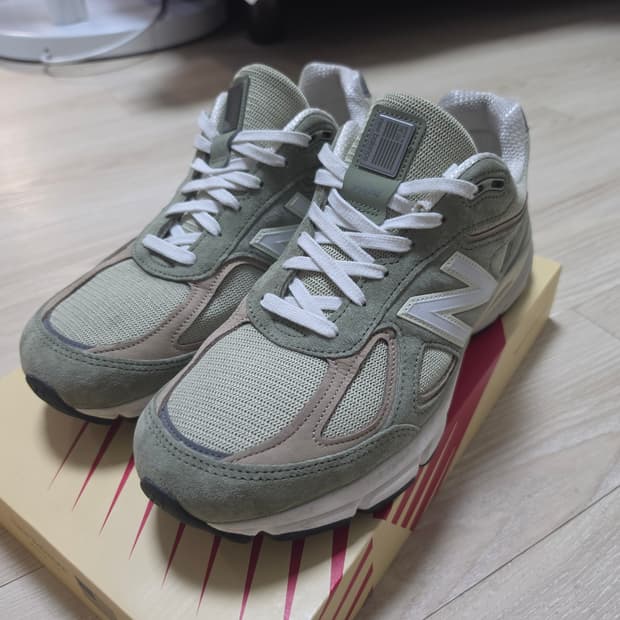 뉴발란스 990v4 올리브 인센스 (290 사이즈)