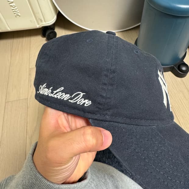 에임레온도르x뉴에라 볼캡 네이비 