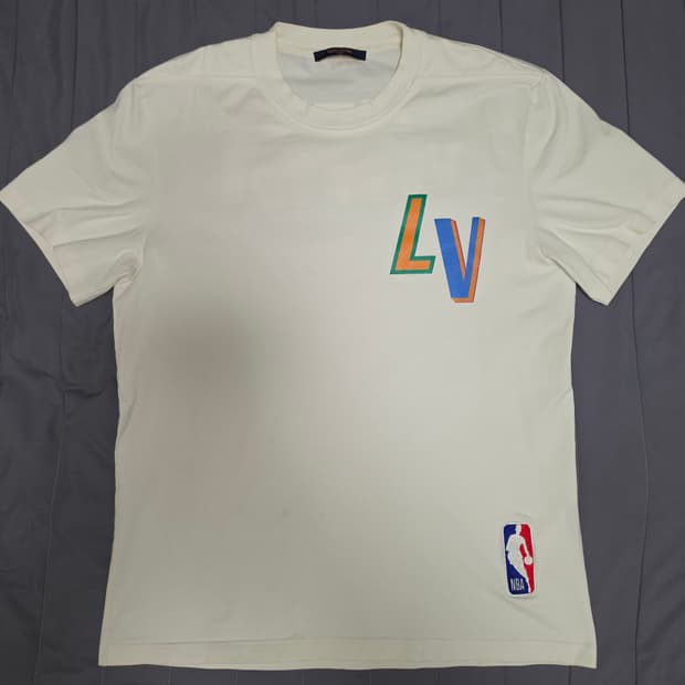 루이비통 NBA 반팔 티셔츠 화이트 L 100-105사이즈