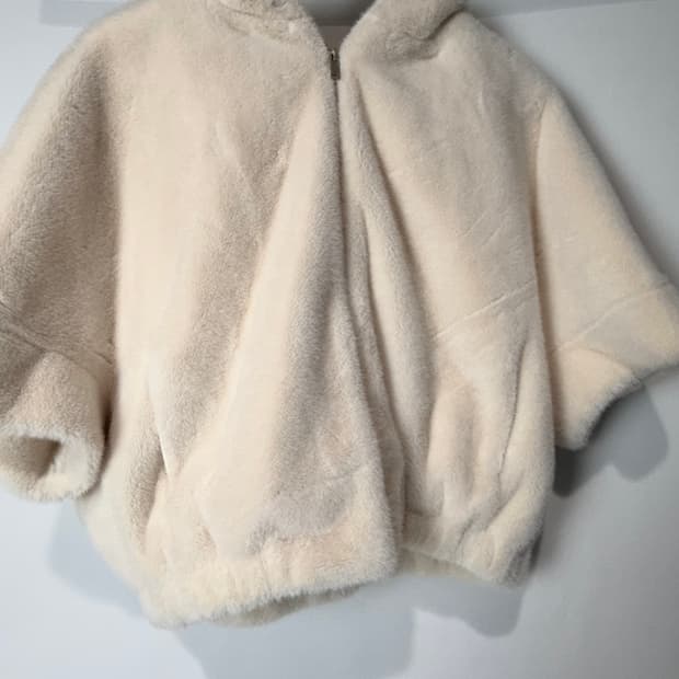 셀렙샵 후드 퍼 반팔 점퍼