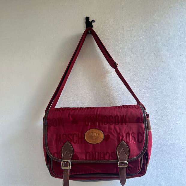 모스키노 크로스백 