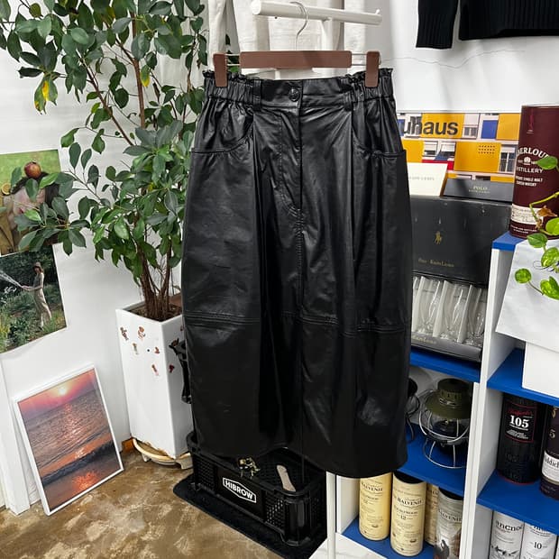 비이커 레더 스커트 1