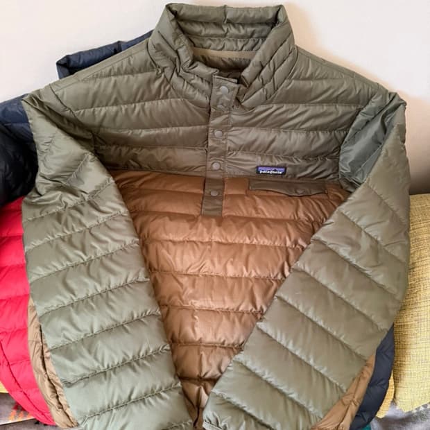 파타고니아 다운 스냅티 카키/브라운 xs