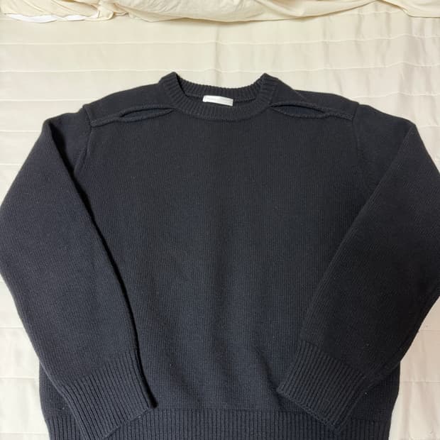 (1size) 월스와일무브먼트 숄더 슬릿 니트 블랙