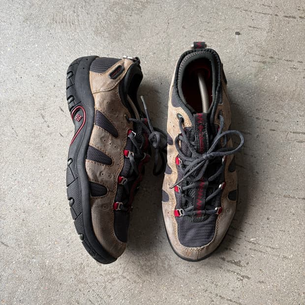COLUMBIA river trainer hiking shoes