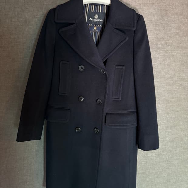 아쿠아스큐텀 네이비 더블 코트 Japan