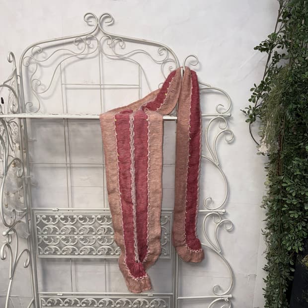 Baby pink beads spangled muffler