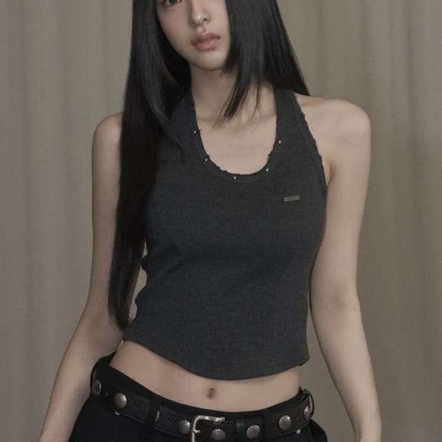 카키 포인트 데미지 스터드 홀터 탑 (차콜)