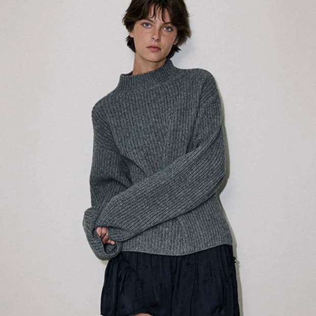 노앤뮤트 루즈핏 하프넥 니트 새상품