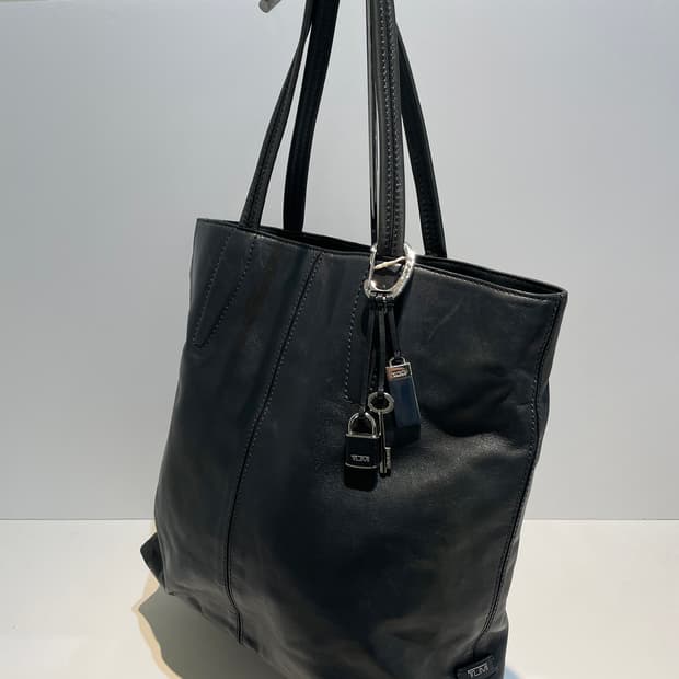 투미 토트백 A1056