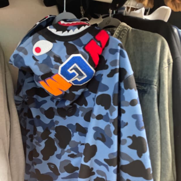 베이프 샤크 후드집업 네이비(배송비 없어요)