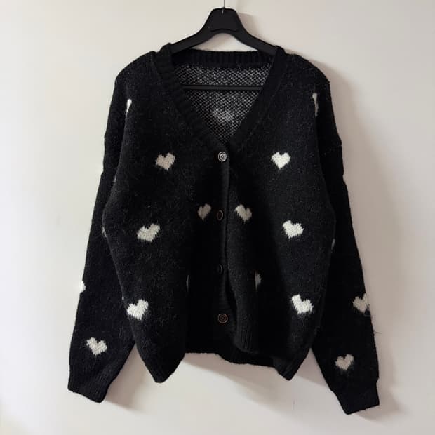 새상품 여자 브이넥 하트 가디건