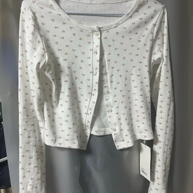 뉴뉴 꽃무늬 가디건