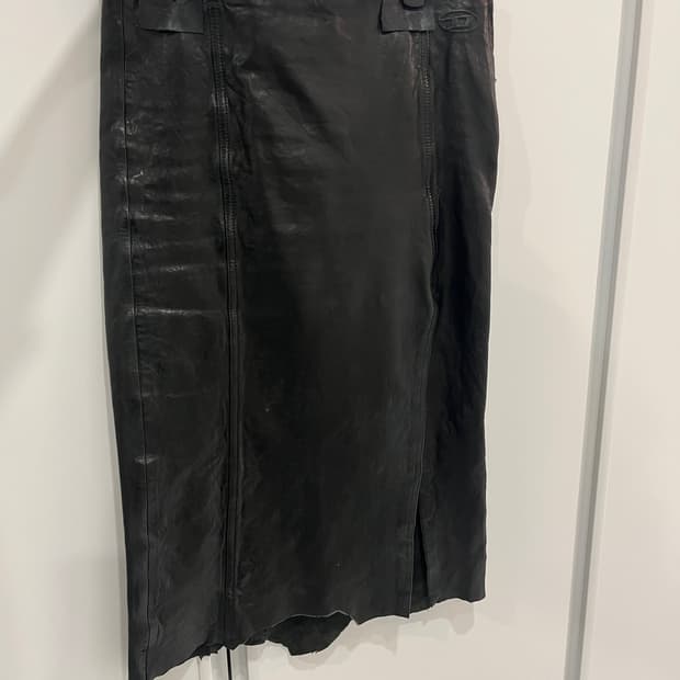 디젤 Diesel 가죽치마