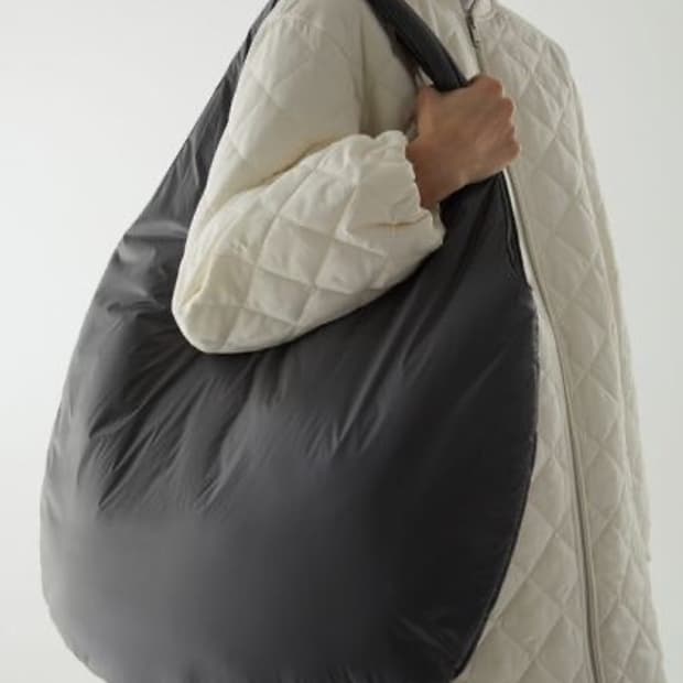 RECYCLED NYLON PADDED SHOPPER BAG