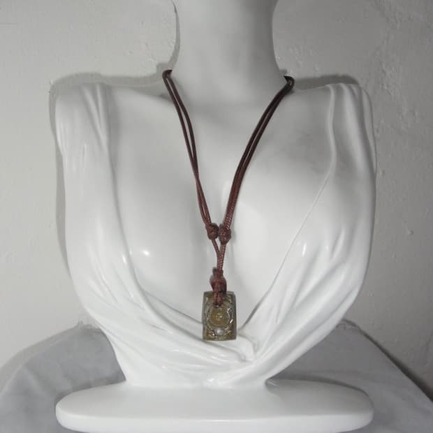 yujagi button necklace