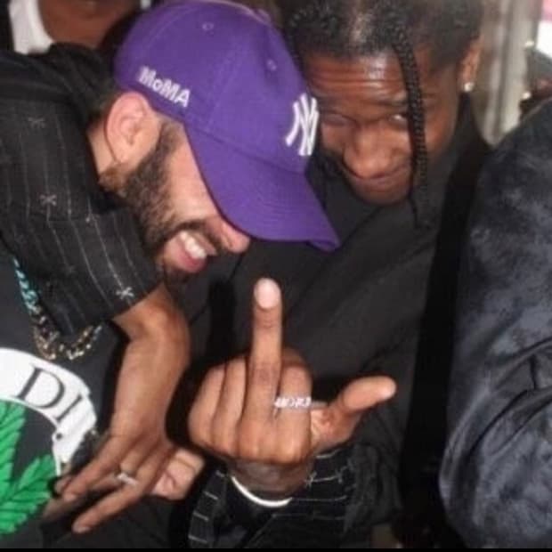 모마x뉴에라 볼캡 퍼플