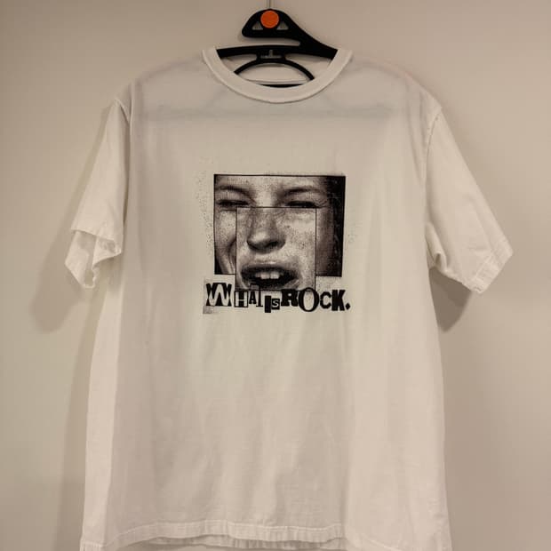 라이프라이브라이크 FVKV WHAT IS ROCK 그래픽 티셔츠 