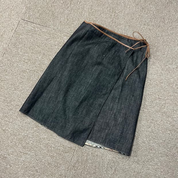 버버리 블루라벨 데님 랩스커트