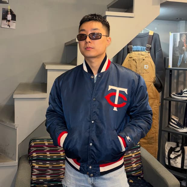90’s Starter Minnesota satin bomber 