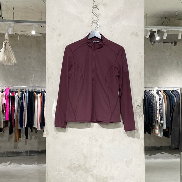 아크테릭스 버건디 델타 LT 집 넥 와플 플리스