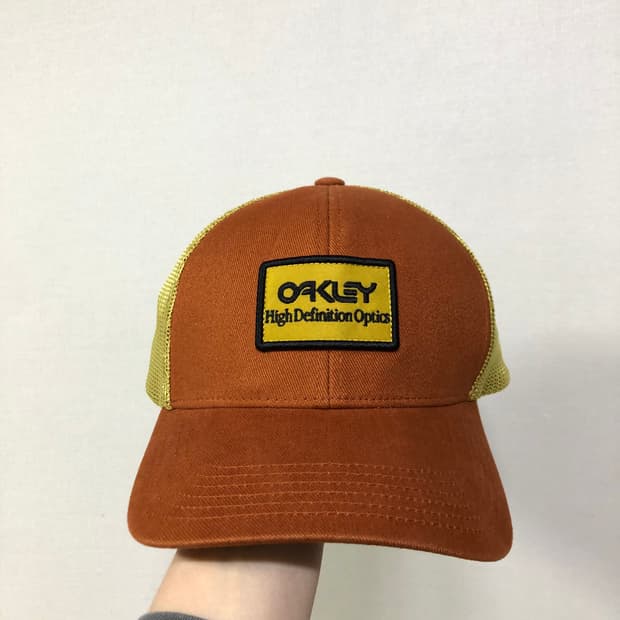 Oakley 오클리 패치 트러커 메쉬캡 볼캡 _ 브라운