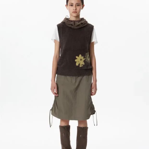 썬러브 샤기 니트 베스트 브라운 