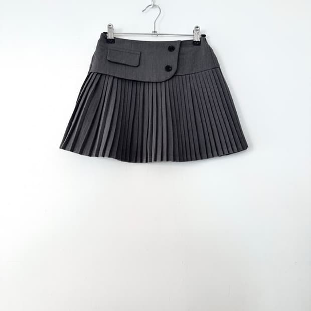 Button pintuck pleats skirt