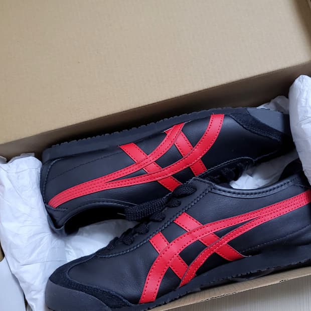 (오늘만 이 가격)오니츠카타이거 멕시코66 블랙 클래식 레드 230