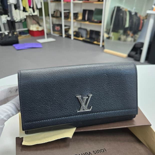 [50%할인] 루이비통 락미 장지갑