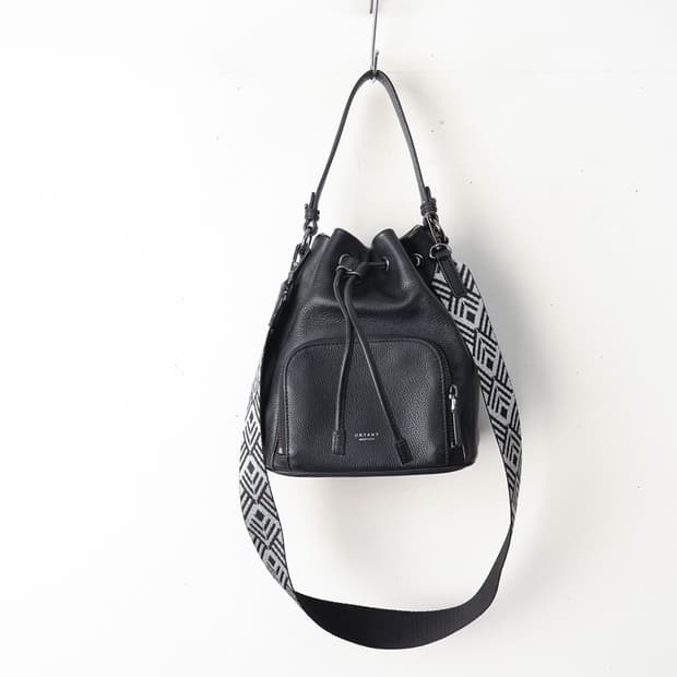 오야니 보딩 레더 버킷백