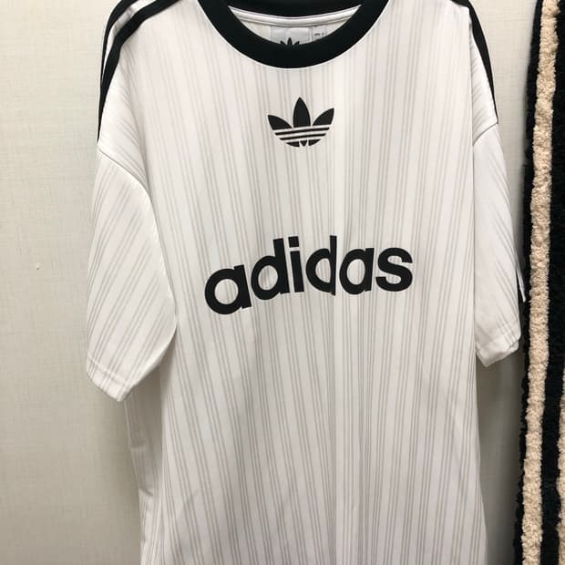 ADIDAS 폴리 티셔츠 IM9459