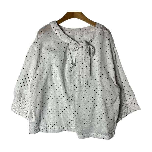 [Earth music] 어스앤뮤직에콜로지 도트 시스루 블라우스