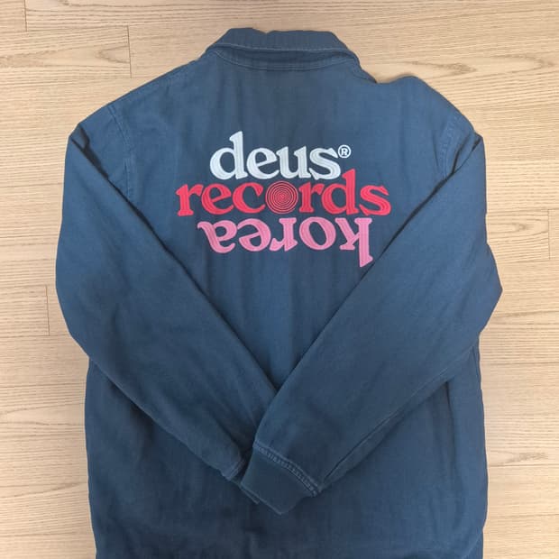 데우스 스트라타 코리아 코치자켓