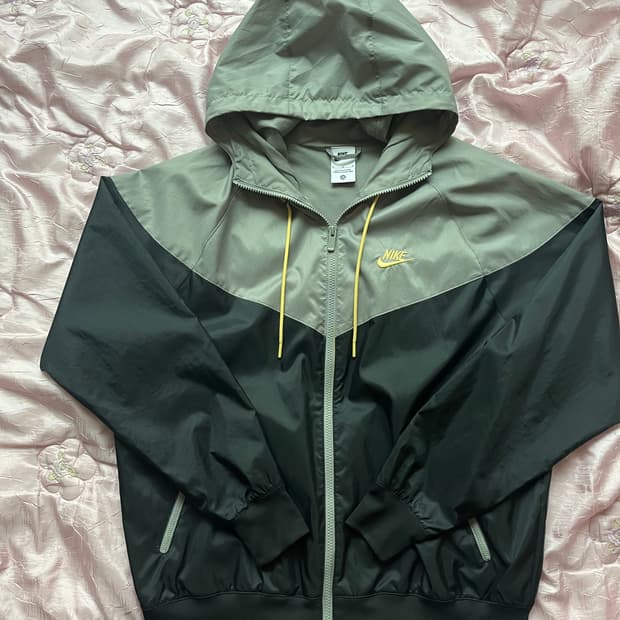 나이키 카키 바람막이 M