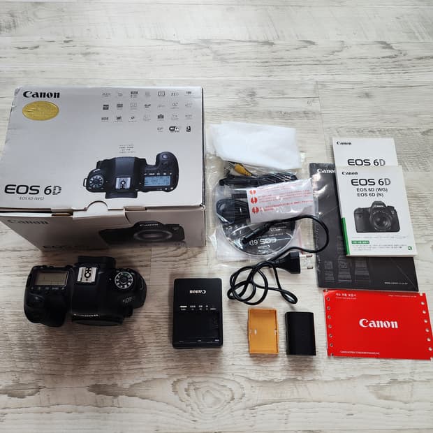 CANON 캐논 EOS 6D 바디 팝니다.  풀프레임 DSLR 카메라 