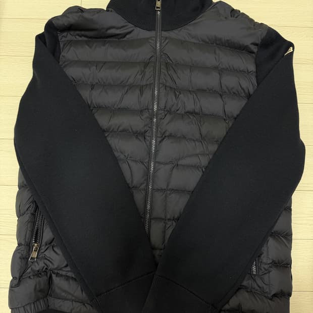 급처 신형 23fw 몽클레어 니트패딩 XL 