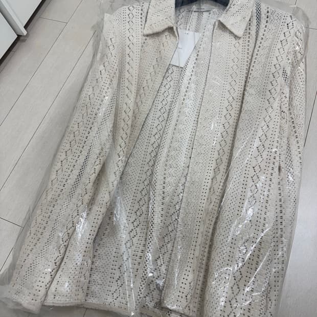 아모멘토 크로셰 집업 셔츠