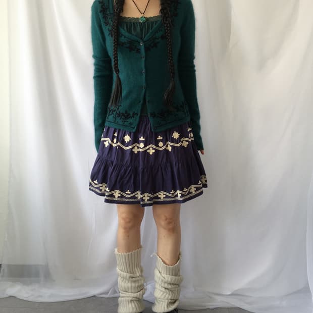 Embroidery point woolen knit cardigan
