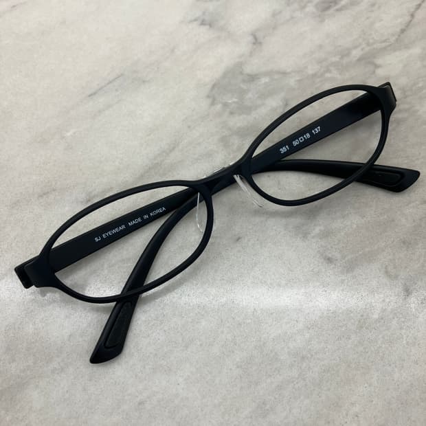 B81 CLOD 경량 블랙 오벌 슬림 뿔테 안경351