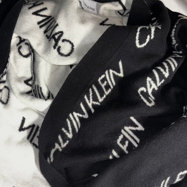 캘빈클라인 진 블랙 로고 가디건