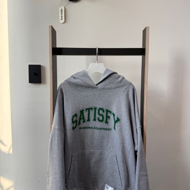 새티스파이 로고 소프트쉘 후드티 헤더 그레이