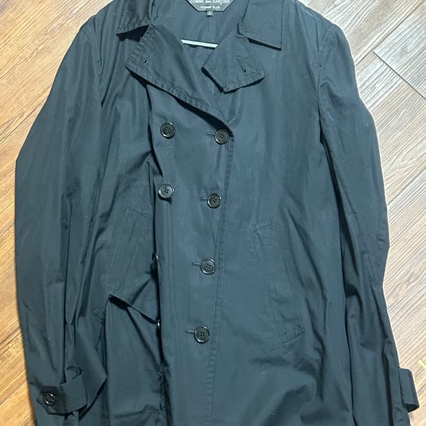 [L] 꼼데가르송 옴므플러스 컷아웃 트렌치코트