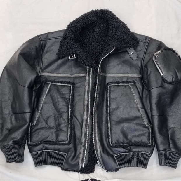 DOFFJASON 도프제이슨 무스탕/보아털 항공점퍼 (블랙)