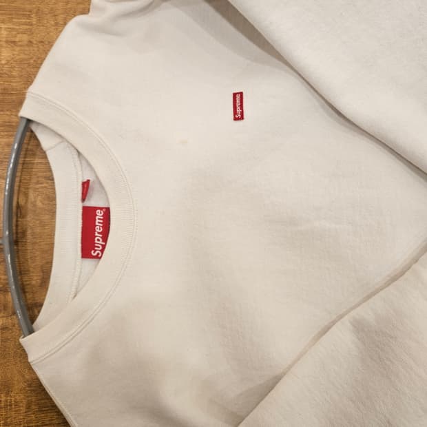 슈프림 스몰로고 맨투맨