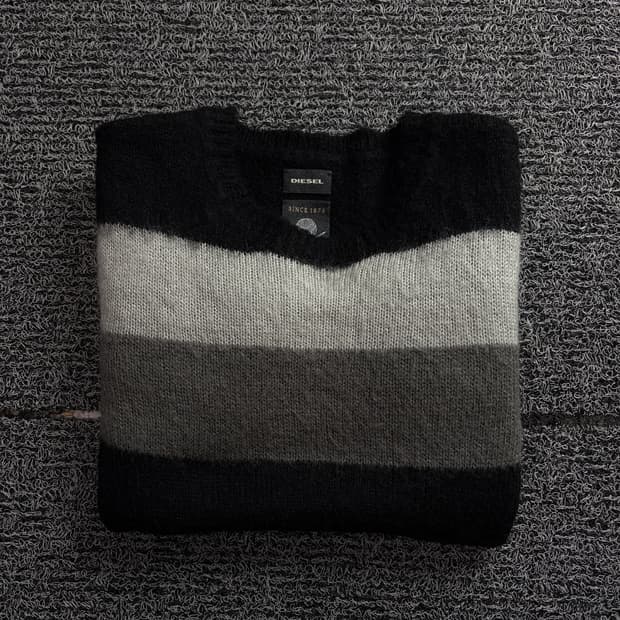 디젤 패치로고 단가라 디테일 모헤어 스웨터 1558
