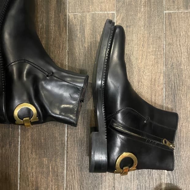 페라가모 블랙 레더 앵클 부츠 8사이즈