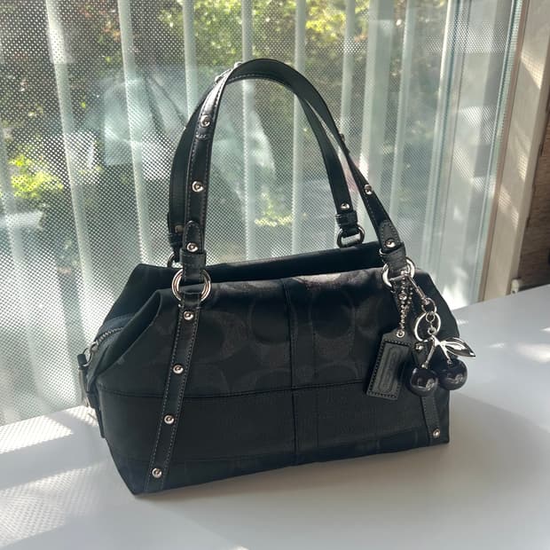 레어🖤)) COACH 코치 시그니처 블랙 y2k 숄더백 