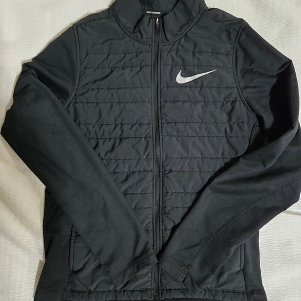 나이키 런닝 에센셜 필드 자켓